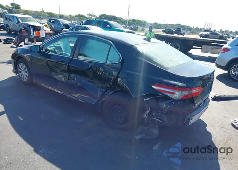 2020 Toyota Camry Le z USA, uszkodzony, nr VIN 4T1C31AK7LU527276